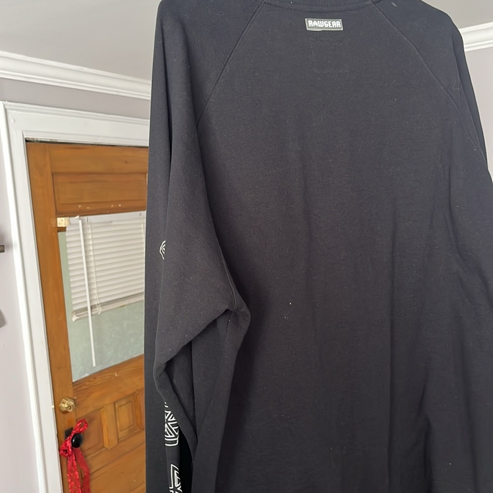 Crew neck - Picture 2 of 2